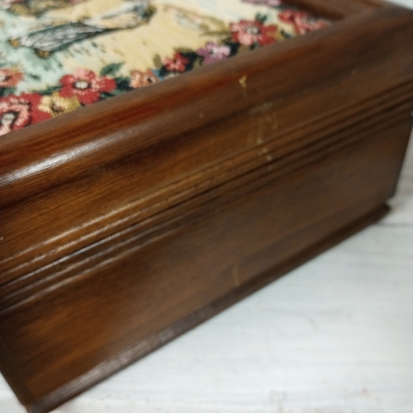 Vintage Pat Yoshikawa, Tapestry Top Jewelry Box, Jewelry Storage, Organizer. - Picture 12 of 12